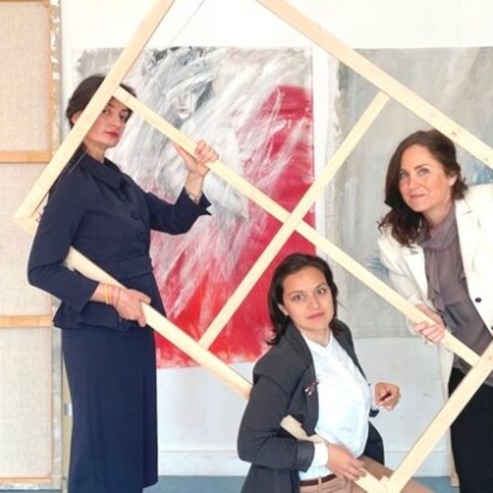 petq-chalukova_700x700_crop_478b24840a