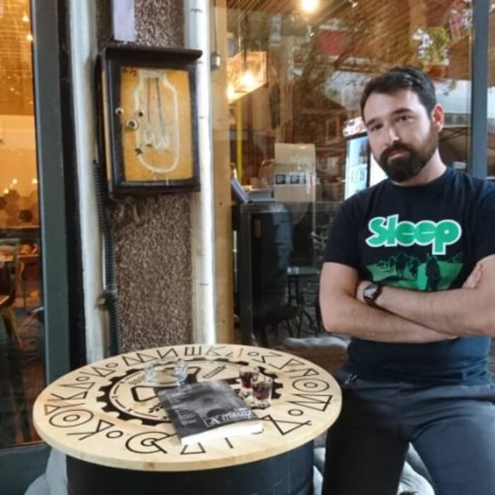 valentin-valkanov-pod-tepeto_700x700_crop_478b24840a