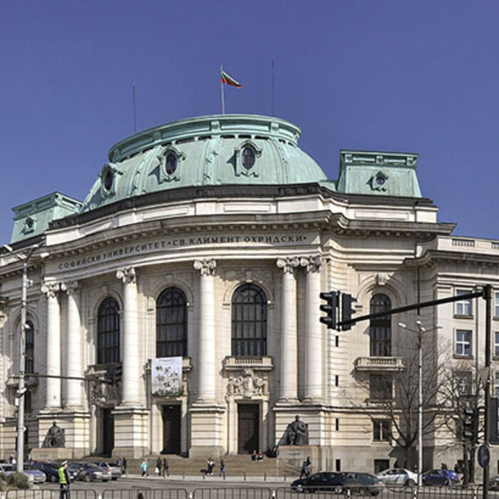 su-wikipedia_700x700_crop_478b24840a