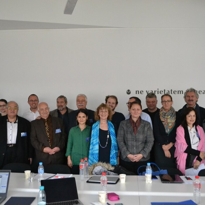 dsc-0249-group_700x700_crop_478b24840a