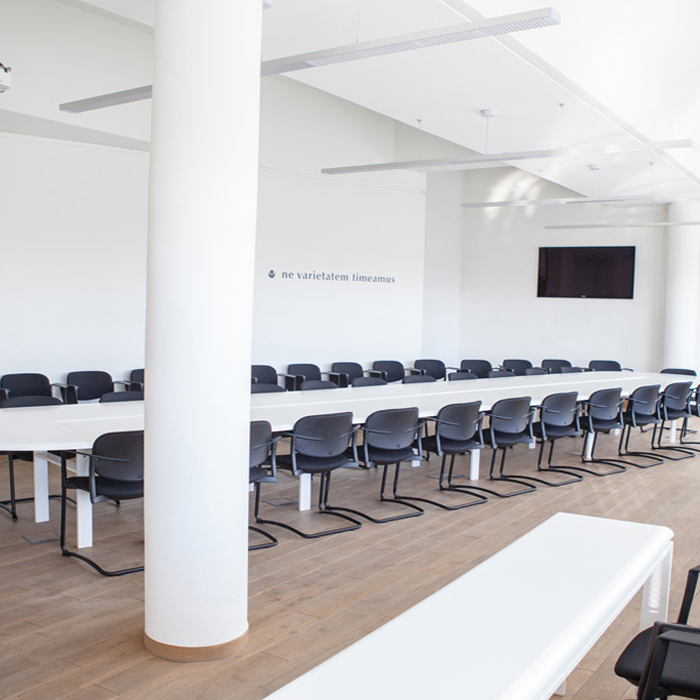 img-0046_700x700_crop_478b24840a