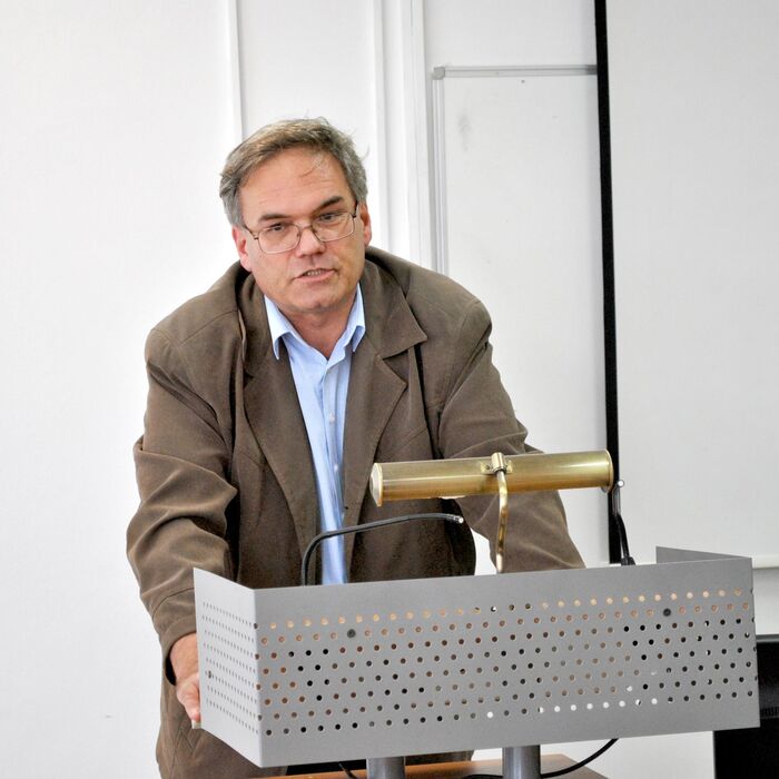 show-picture-teacher_700x700_crop_478b24840a