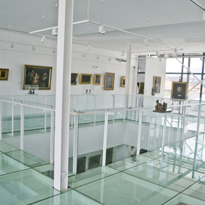 dsc-0067_700x700_crop_478b24840a